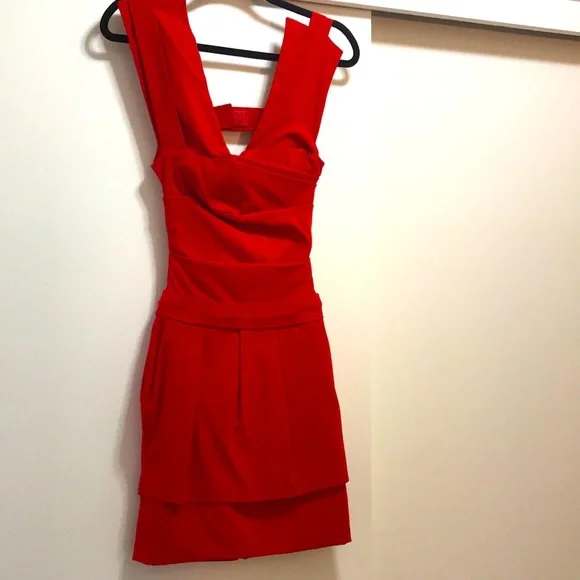 strapless open back dress Prim Pleated Dress